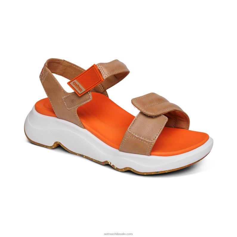 mujer camello Aetrex con sandalia sport 2TB4B209
