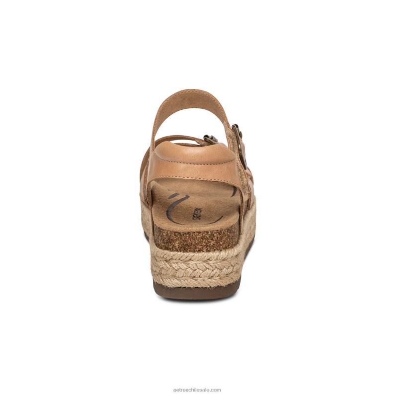 mujer camello Aetrex sandalia paula con plataforma 2TB4B291