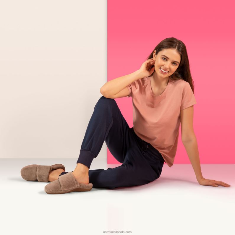 mujer café Aetrex pantuflas mandy con punta cerrada 2TB4B23