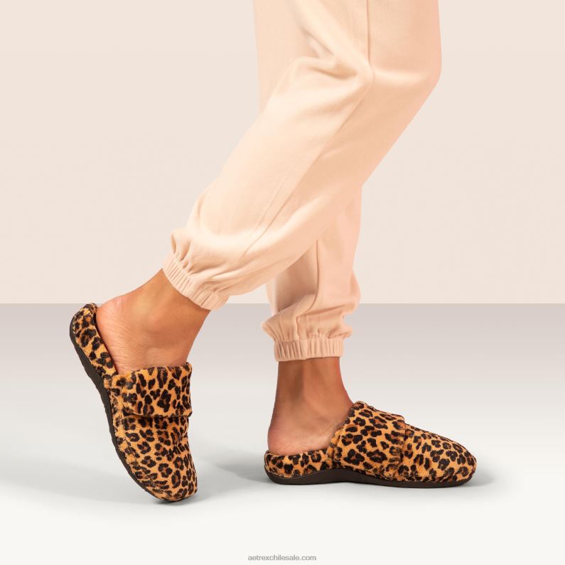 mujer leopardo Aetrex pantuflas mandy con punta cerrada 2TB4B20